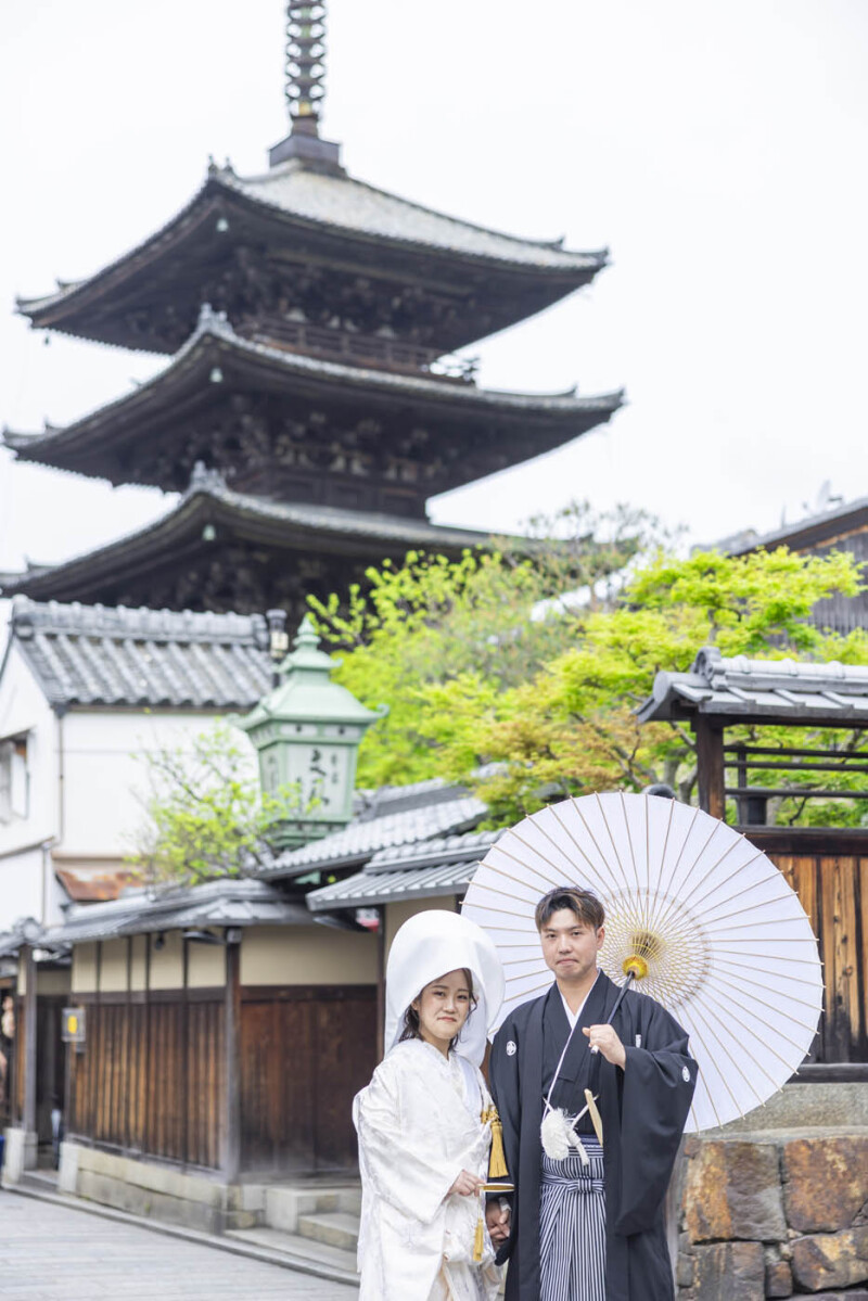 京都・東山の朝、ふたりの物語