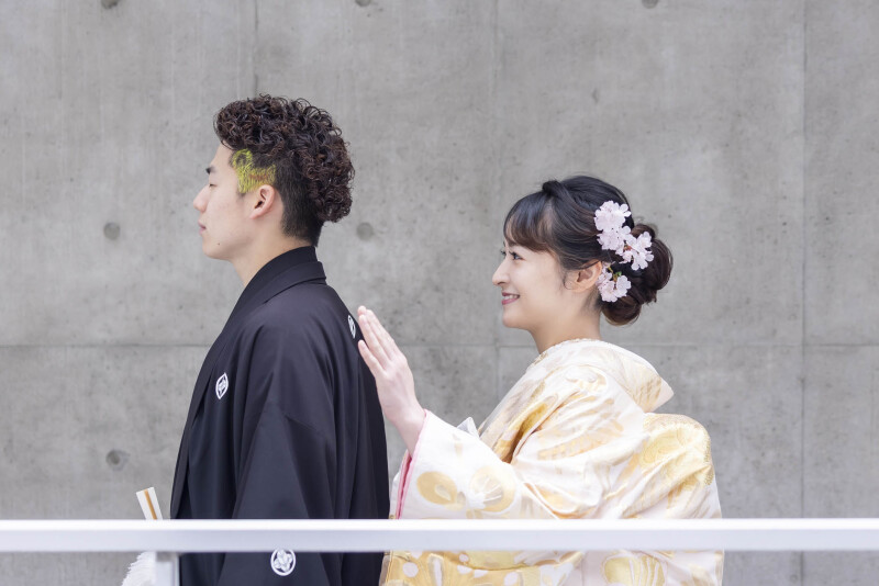 少し緊張した面持ちで