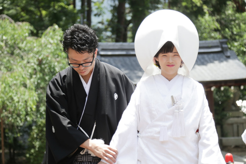 優しくエスコート