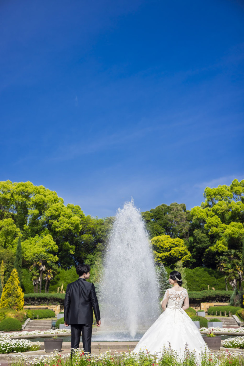 広がる空と、響く水音