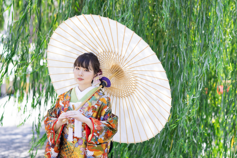 お衣裳は「A0038 唐織雲取青海波文に鳳凰」