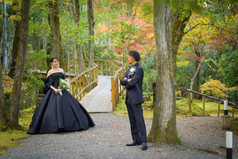 花嫁和婚_庭園で撮影できる