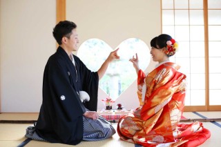 花嫁和婚_〈正寿院〉ハートの窓や風鈴祭りなど、可愛いがあふれるロケーション