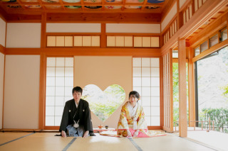 花嫁和婚_〈正寿院〉ハートの窓や風鈴祭りなど、可愛いがあふれるロケーション