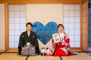 花嫁和婚_〈正寿院〉ハートの窓や風鈴祭りなど、可愛いがあふれるロケーション