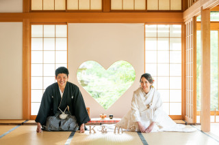 花嫁和婚_〈正寿院〉ハートの窓や風鈴祭りなど、可愛いがあふれるロケーション