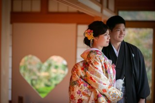 花嫁和婚_〈正寿院〉ハートの窓や風鈴祭りなど、可愛いがあふれるロケーション