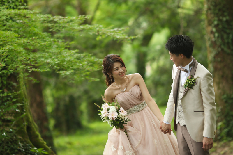 〈ブランド・洋装2点〉ロケ撮影【400カットデータ・アルバム◇ウェディング1点&カラー1点+ロケ地2箇所】