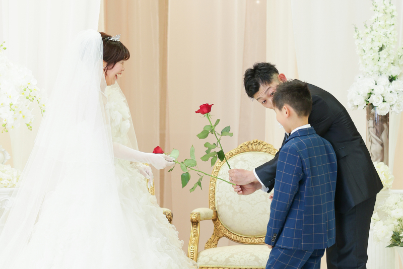 赤バラのプレゼント