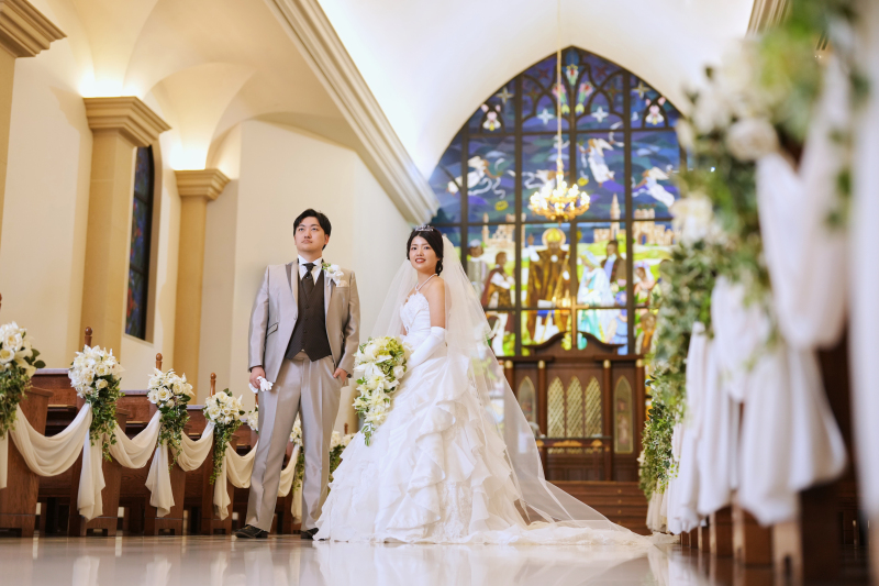 ウェディングドレスへ