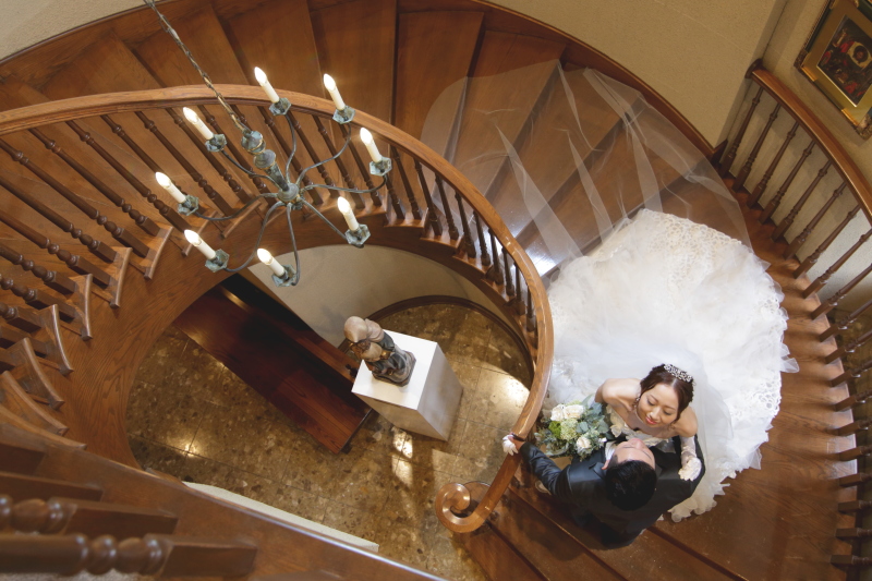 教会ロビーの螺旋階段