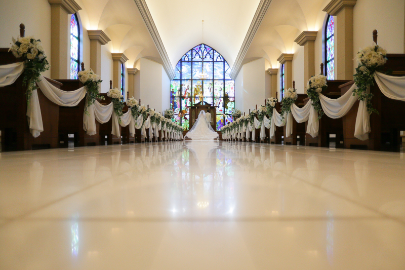 ドレスが映える教会