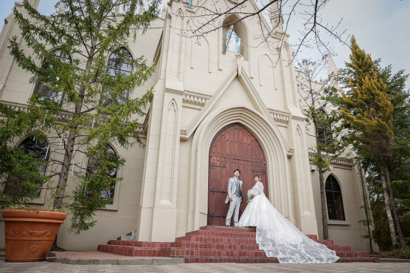 外観をバックに