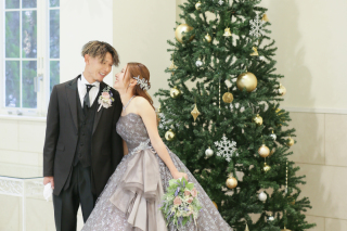 家族やペットとクリスマスシーズンフォト　〈白ドレス＆色ドレスロケ〉 