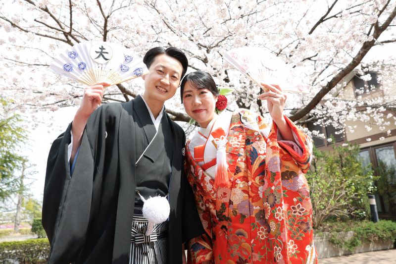 桜満開のロケーションと和モダン会場での和装フォト　〈色打掛ロケ〉