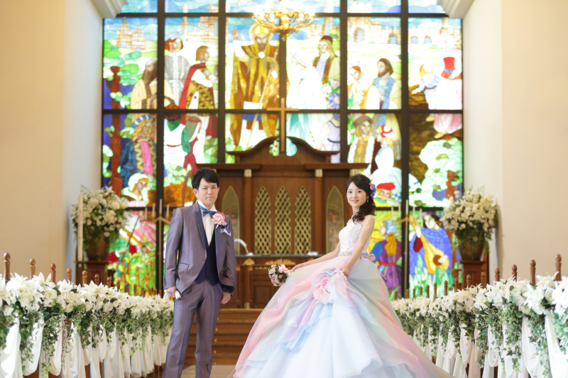 教会でカラードレス