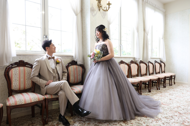 スタートはカラードレスから