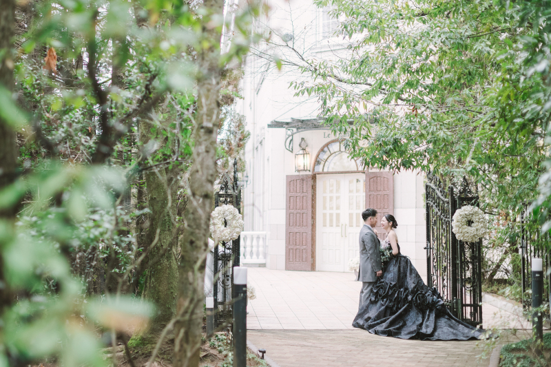 黒のドレスへチェンジ