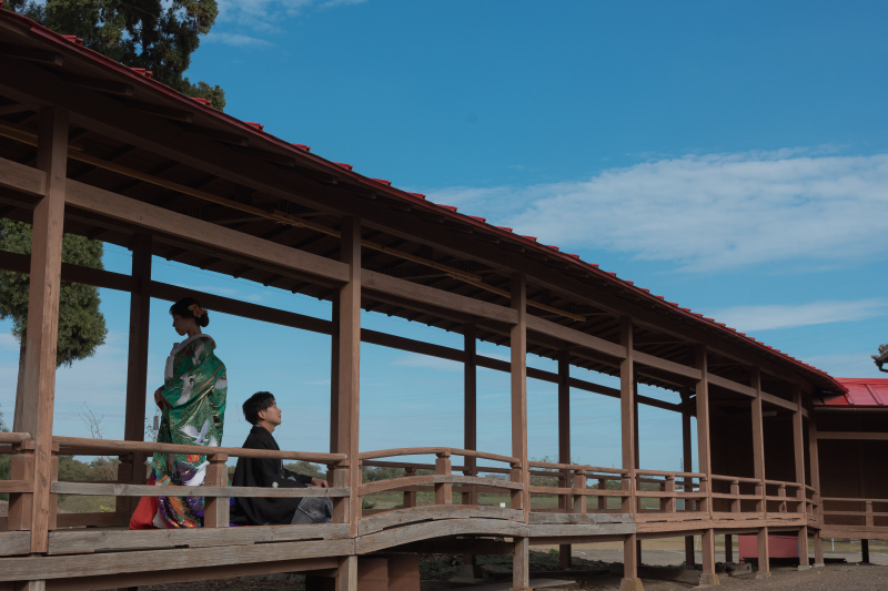 秋晴れの神社で和装フォト　〈色打掛ロケ〉 