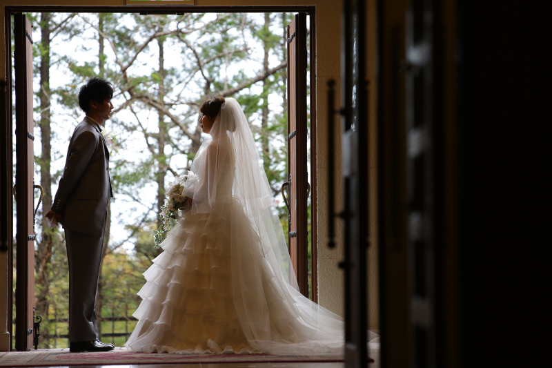 ロビー向こうは緑!