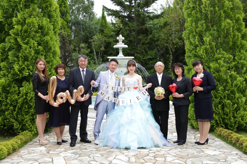 家族と一緒に洋装フォト 〈白ドレス&色ドレスロケ〉