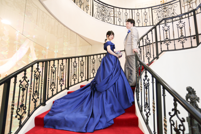 赤絨毯の螺旋階段