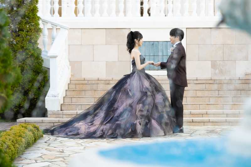 クラシカルな教会と華やかな披露宴会場 〈白ドレス&色ドレス結婚式前撮りロケ〉