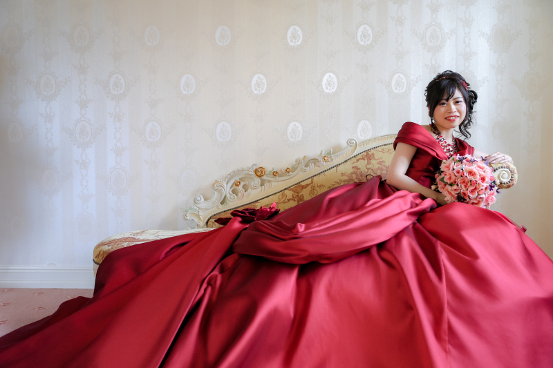 真っ赤なドレスに変身!