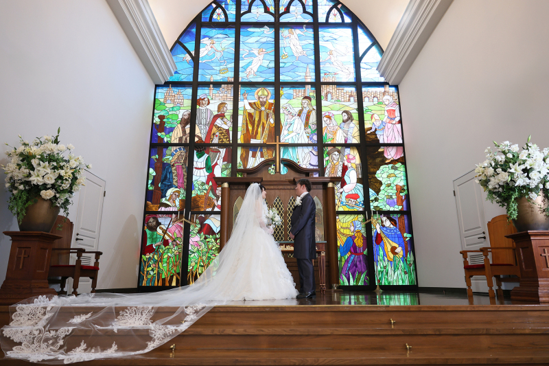 選び抜いたウェディングドレスで教会＆会場フォト　〈白ドレスロケ〉 