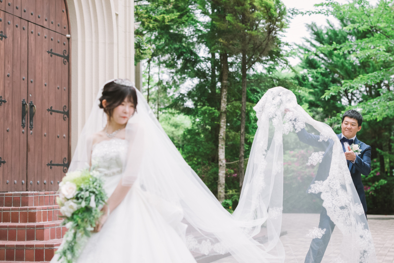 ベールを広げて