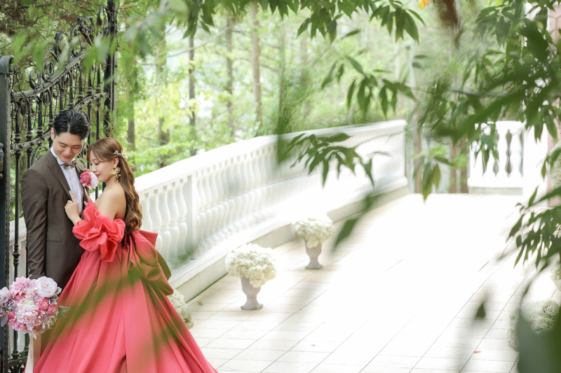 親御様と一緒に結婚式の前撮りロケーション 〈白ドレス&色ドレスロケ〉