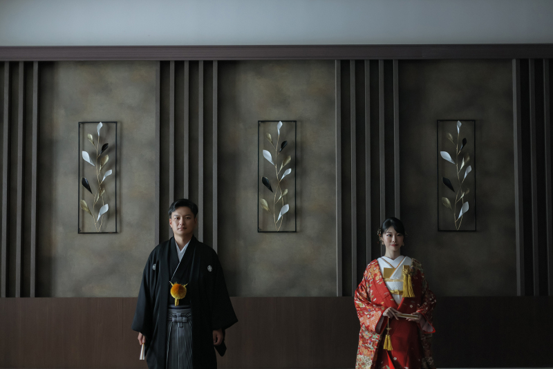 シックな色合いのロビースペース