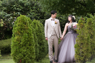 ゆりが丘でトレンドのグレイのドレス！家族と一緒に　〈白ドレス＆色ドレスロケ〉 