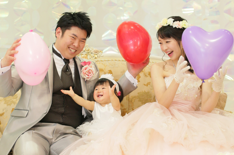 お子様とパパママ結婚式前撮り撮影 〈白ドレス&色ドレスロケ〉