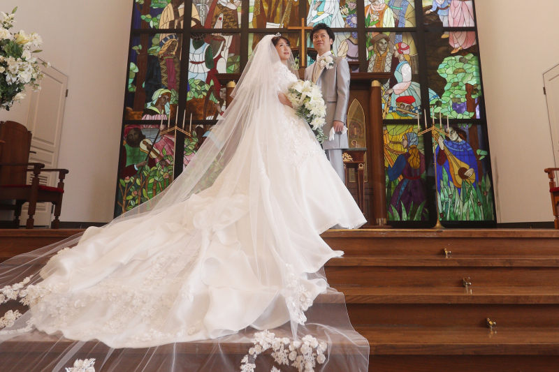 ドレスを広げて