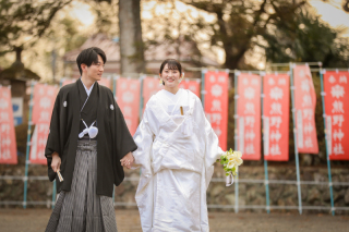 広い庭園のローカル神社でゆったりと　〈白無垢ロケ〉 