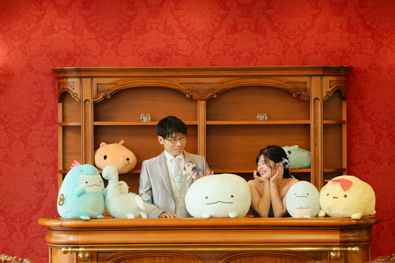 大好きなキャラクターに囲まれて洋装2着フォト　〈白ドレス＆色ドレスロケ〉