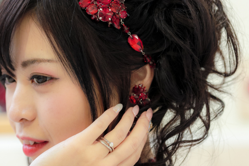 髪型・アクセもこだわって