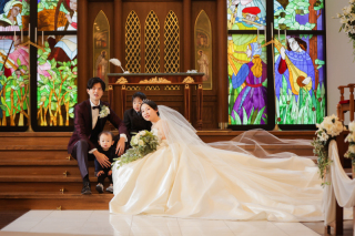 親子4人でファミリーフォト　〈白ドレスロケ〉