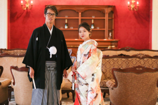 和洋折衷で洋風会場で和装フォト　〈白ドレス＆色打掛ロケ〉