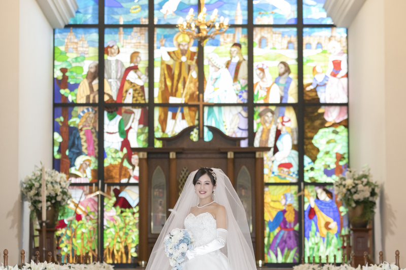 壁一面に広がるステンドグラス