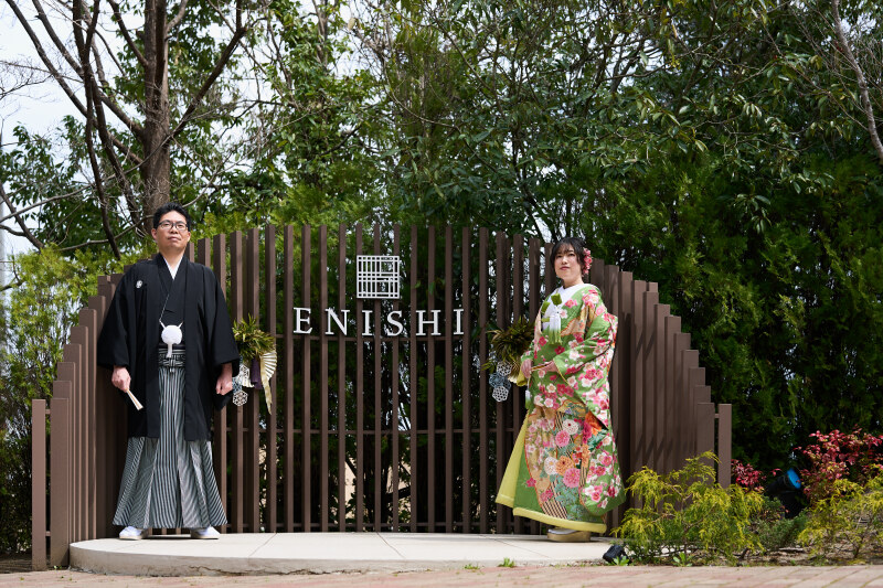 和モダンな会場での和装フォト＋チャペル挙式　〈色打掛ロケ＆挙式〉 