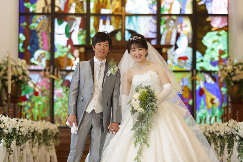 背景にステンドグラスが入るだけで・・