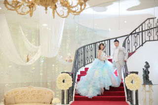 教会と披露宴会場で贅沢に3着ロケーション　〈白ドレス＆色ドレス＆白無垢ロケ〉