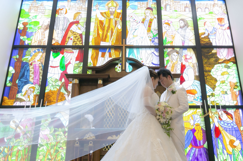 鮮やかなステンドグラス