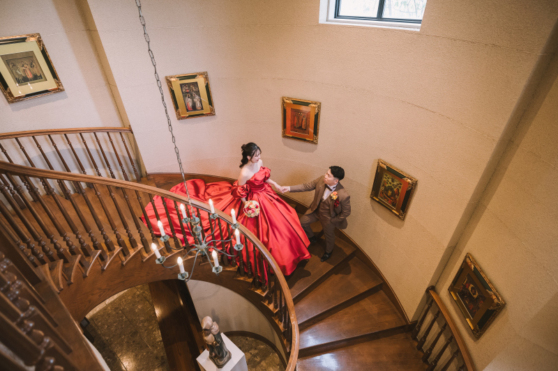 赤いドレスから