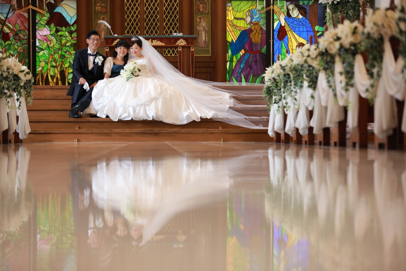 バージンロードに映るシルエット