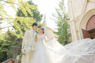 桂由美をはじめとした約200着の豊富なドレス