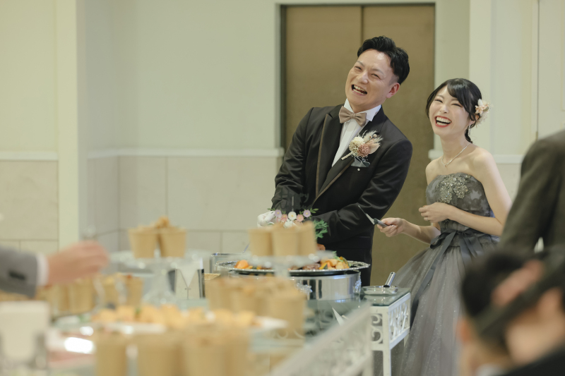 前撮りと結婚式当日の写真を一冊のアルバムに