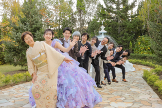 2人だけでなく家族や友人と幸せを共有する一日に